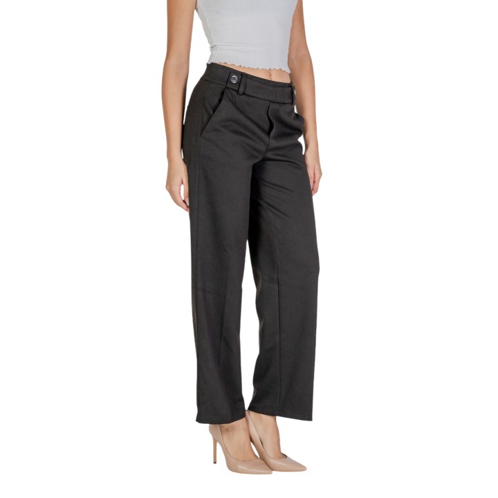Street One pantalón de mujer negro modelo 378199 vista de tres cuartos
