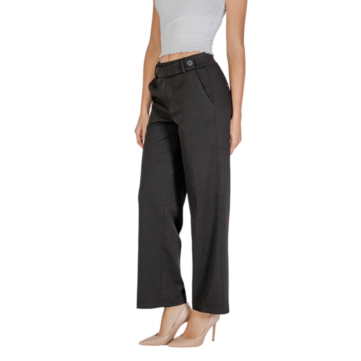 Street One pantalón de mujer negro modelo 378199 vista de tres cuartos