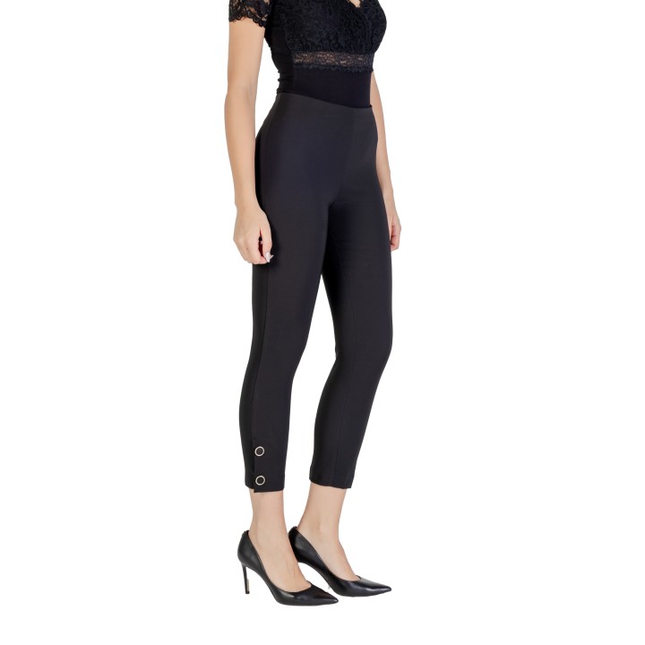 Pantalón negro de mujer Rinascimento CFC0125414003 vista de tres cuartos