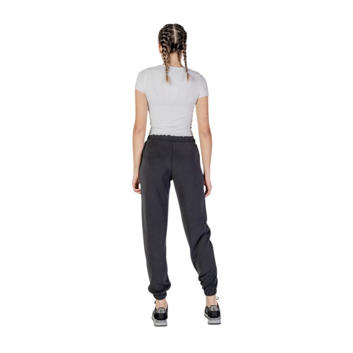 Pantalón jogger negro Guess Active para mujer Olympe vista posterior