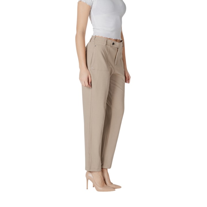 Street One pantalón de mujer beige de punto di Roma vista de tres cuartos