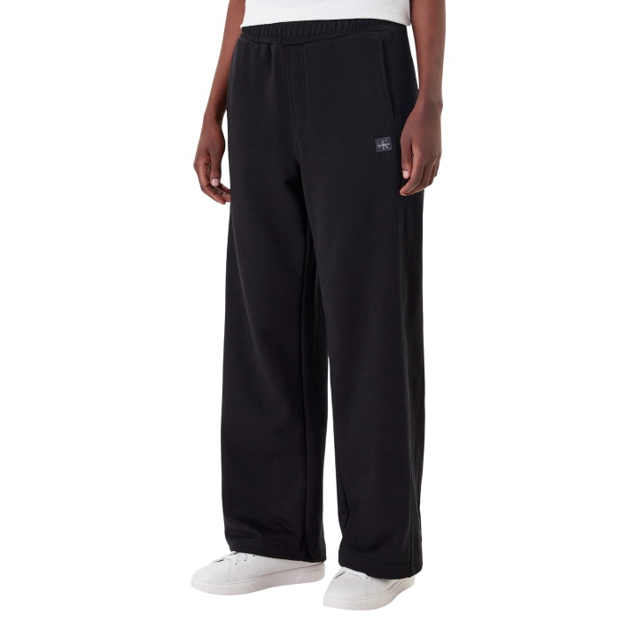 Pantalón negro de mujer Calvin Klein Jeans en french terry vista frontal de tres cuartos