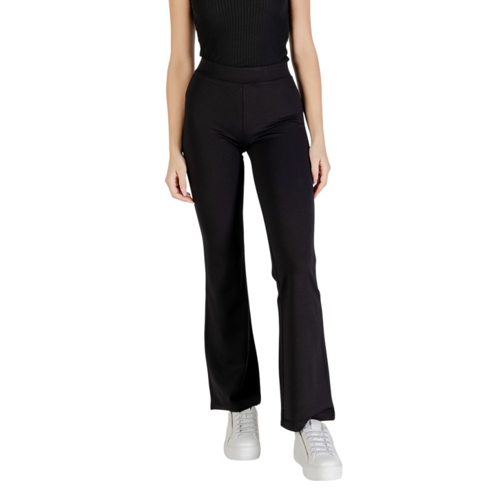 Jacqueline de Yong pantalón de mujer negro JDYPRETTY FLARE PANT vista frontal