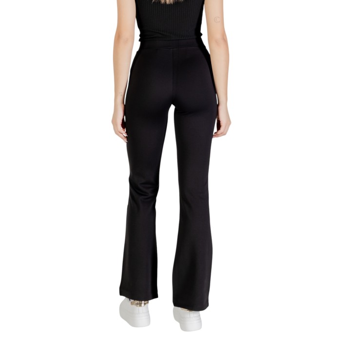 Jacqueline de Yong pantalón de mujer negro JDYPRETTY FLARE PANT vista posterior
