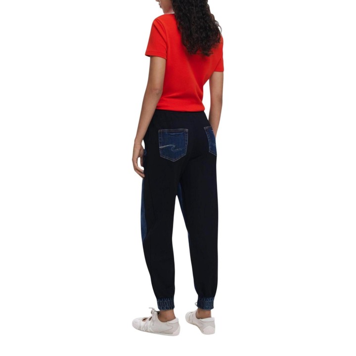 Desigual vaqueros de mujer denim azul con jogger y vista posterior