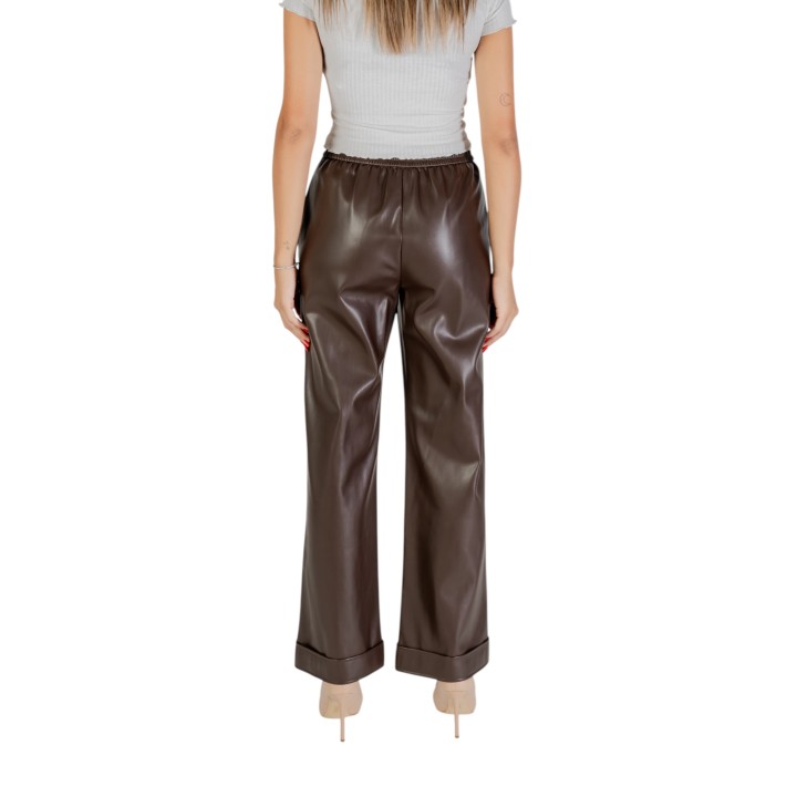 Liu-Jo pantalón de mujer chocolate efecto piel vista posterior