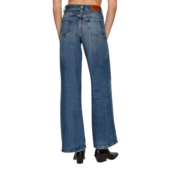 Tommy Hilfiger vaqueros de mujer en denim azul modelo DNM Kris 70's Wide L vista posterior