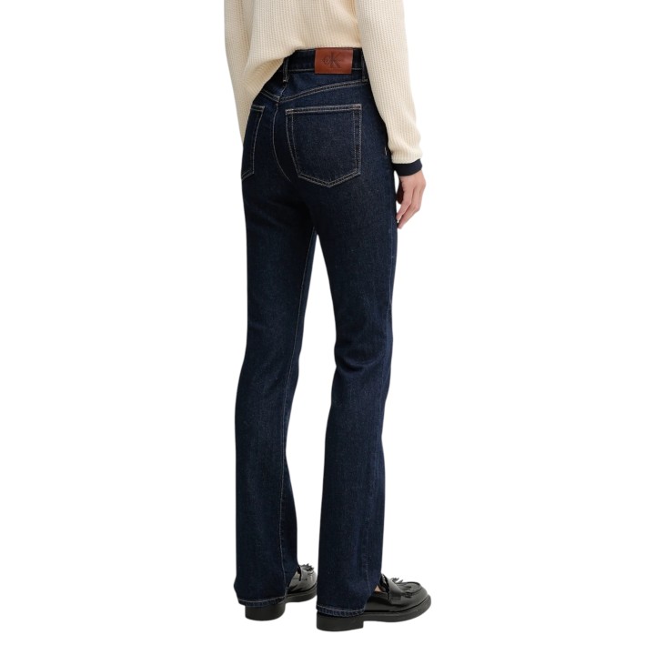 Calvin Klein Jeans vaqueros mujer skinny boot en denim oscuro vista posterior