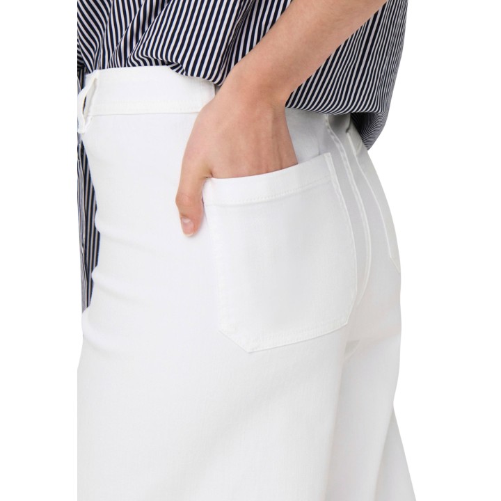 Detalle posterior del pantalón blanco de mujer Jacqueline de Yong Jdyiris Stretch Wide