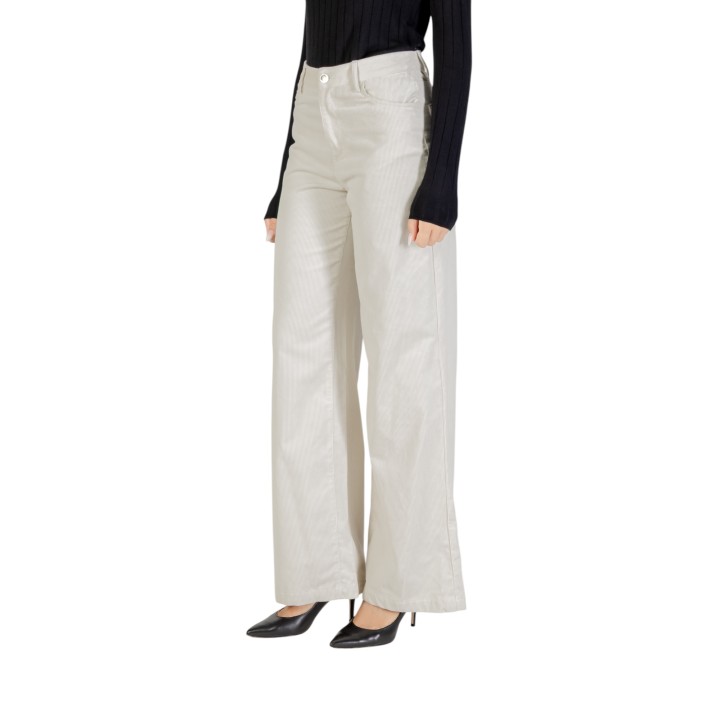 Pantalón de mujer Liu-Jo color marfil de pierna ancha vista tres cuartos