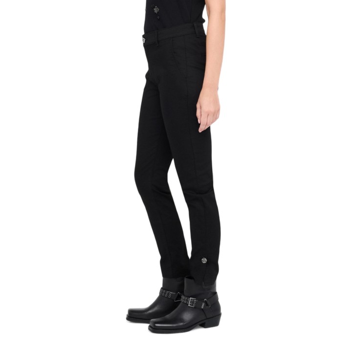 Liu-Jo MF5401 T7144 pantalón negro de mujer vista de tres cuartos