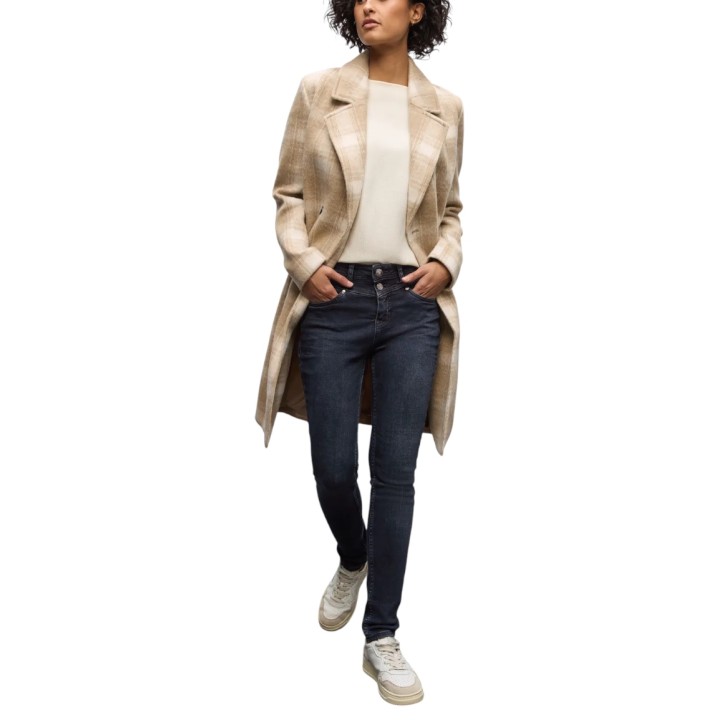Vaqueros de mujer Street One 379541 en denim oscuro vista de tres cuartos