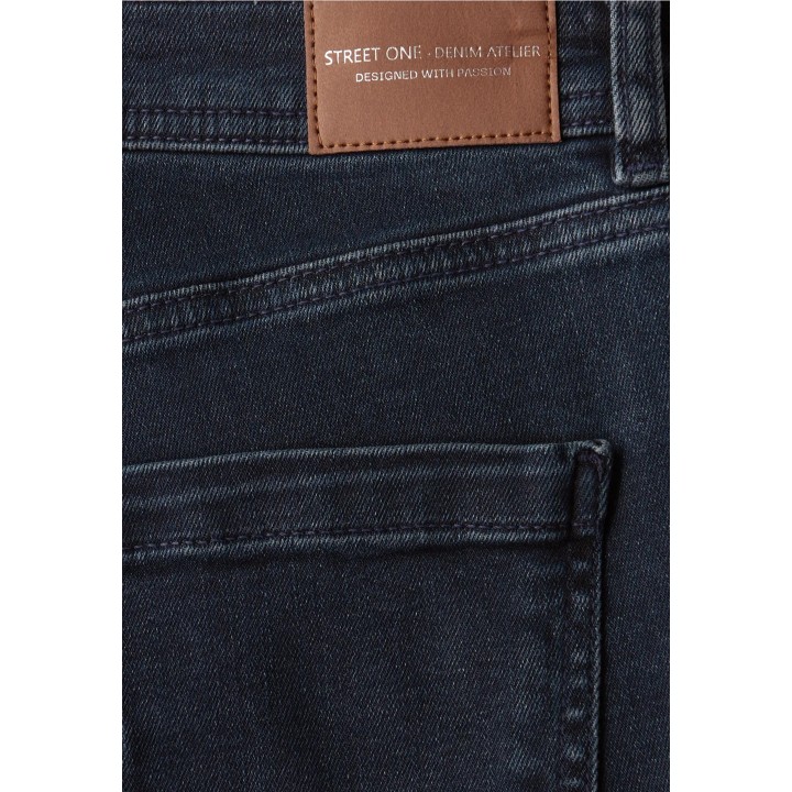 Detalle de vaqueros de mujer Street One 379541 en denim oscuro