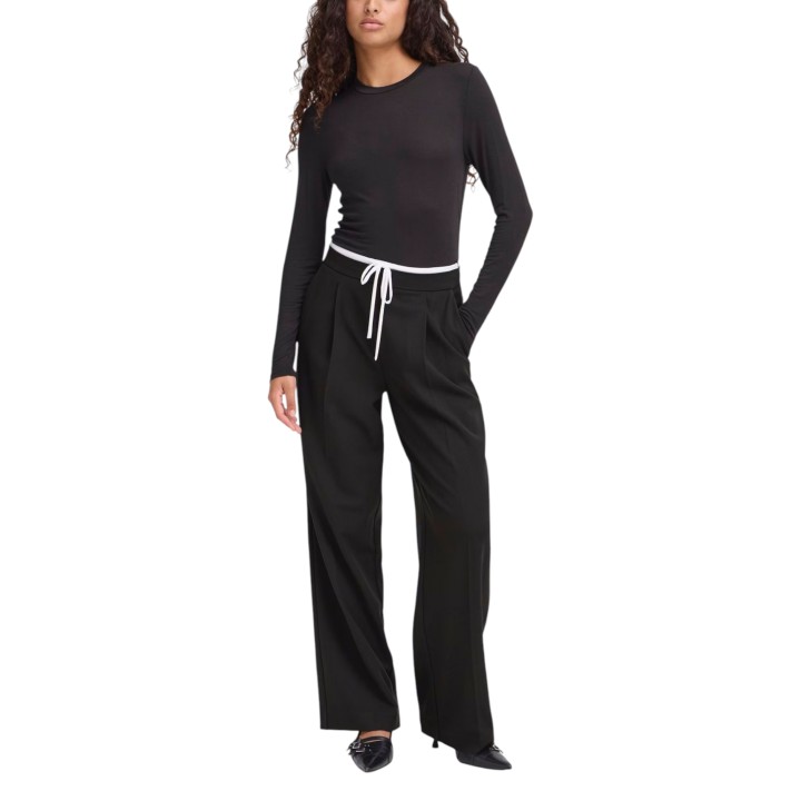 Pantalón palazzo negro Ichi para mujer vista de tres cuartos
