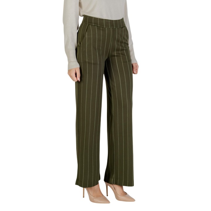 Ichi pantalón de mujer verde Ihruti Wide PA18 20124292 vista tres cuartos frontal