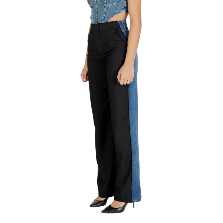 Vaqueros Colcci de mujer en negro y denim vista de tres cuartos