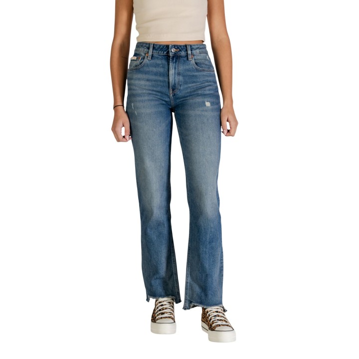 Calvin Klein Jeans vaqueros de mujer en denim azul vista frontal