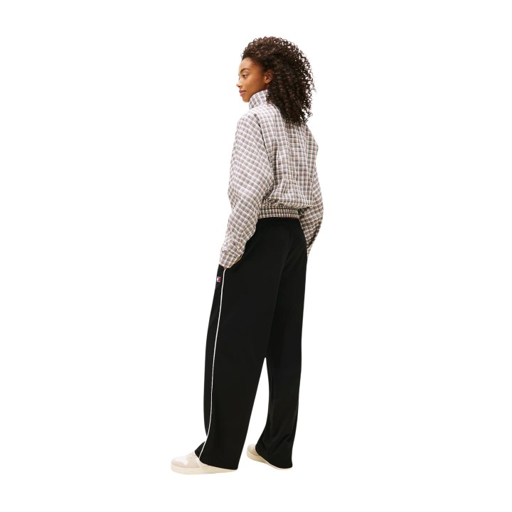 Tommy Hilfiger Jeans pantalón de mujer negro DW0DW22633 vista posterior tres cuartos