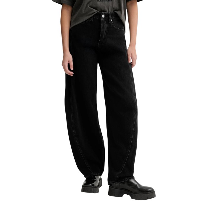 Vaqueros negros de mujer Tommy Hilfiger Jeans DW0DW22522 vista frontal
