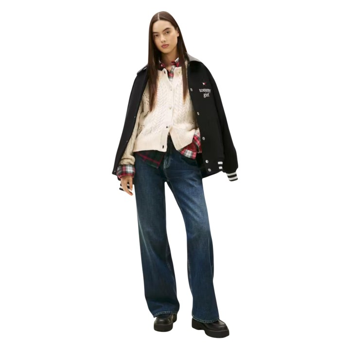 Vaqueros de mujer Tommy Hilfiger Jeans DN0DN00095 en denim vista tres cuartos