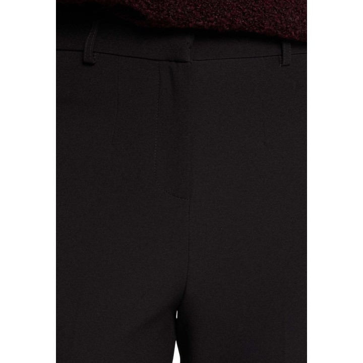 Detalle frontal del pantalón negro de mujer Morgan De Toi 242-POYA.F