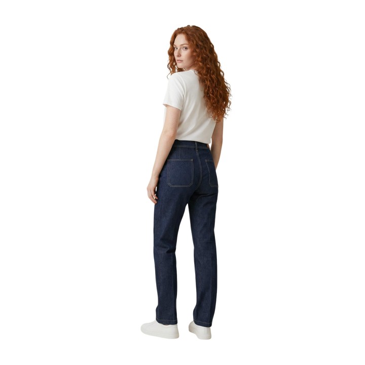 Replay vaqueros rectos de mujer en denim azul oscuro vista tres cuartos posterior