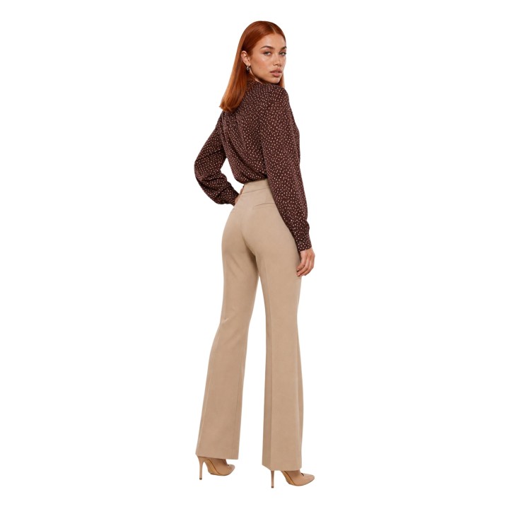 Pantalón de traje beige para mujer I am PE26100 vista tres cuartos posterior