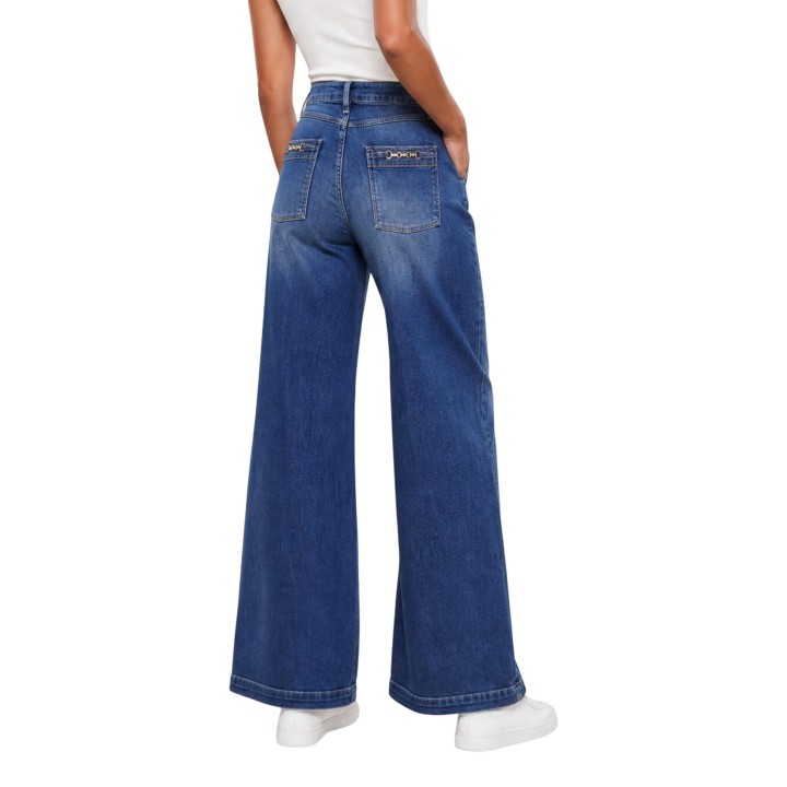 Vaqueros Guess Bellagio Chain Pocket W6YAJG D1355 de mujer en denim azul vista posterior