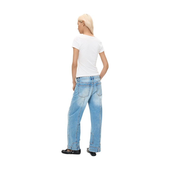 Desigual vaqueros de mujer en denim claro modelo 26WWDD17 vista posterior