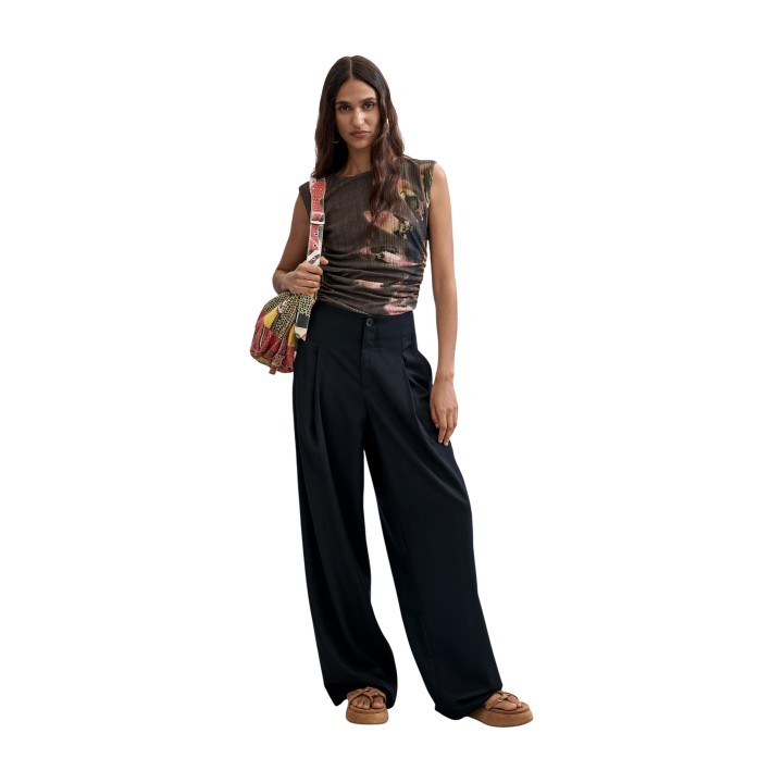 Desigual pantalón negro de mujer PANT_LUCIA 26WWPW11 vista tres cuartos