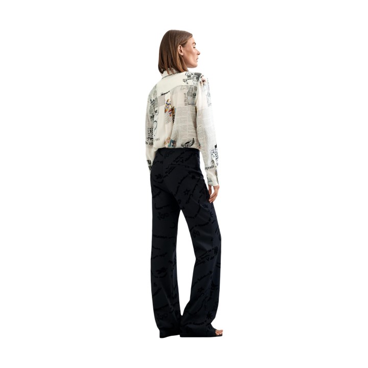 Desigual pantalón negro de mujer Michelle 26WWPW12 vista posterior de tres cuartos
