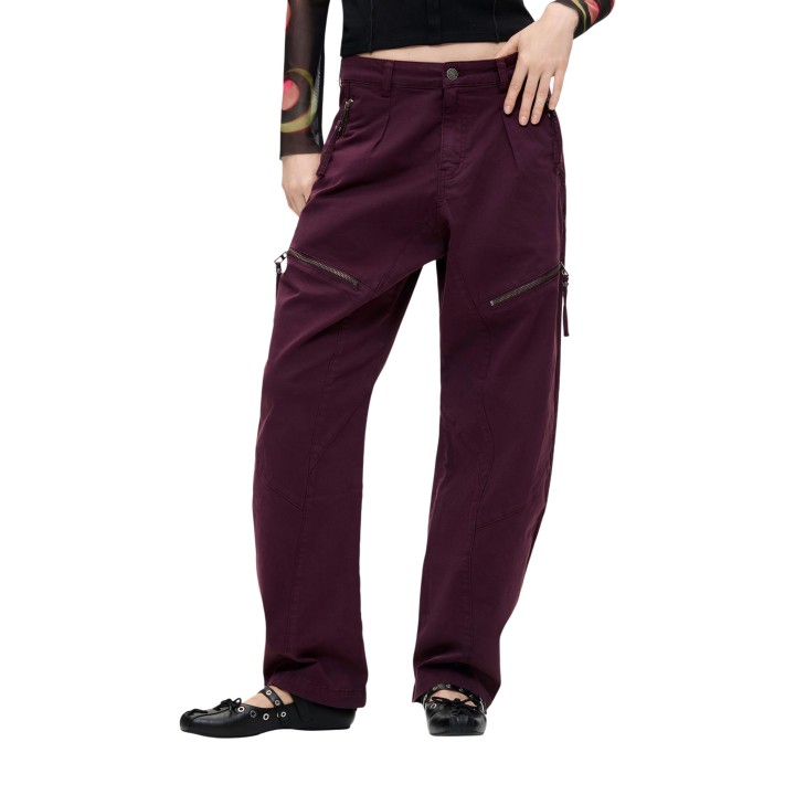 Pantalón Desigual de mujer bordeaux con cremalleras vista frontal