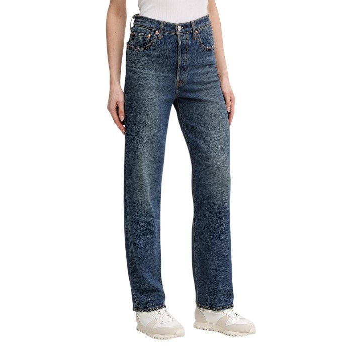 Vaqueros Levi's® de mujer en denim azul vista frontal