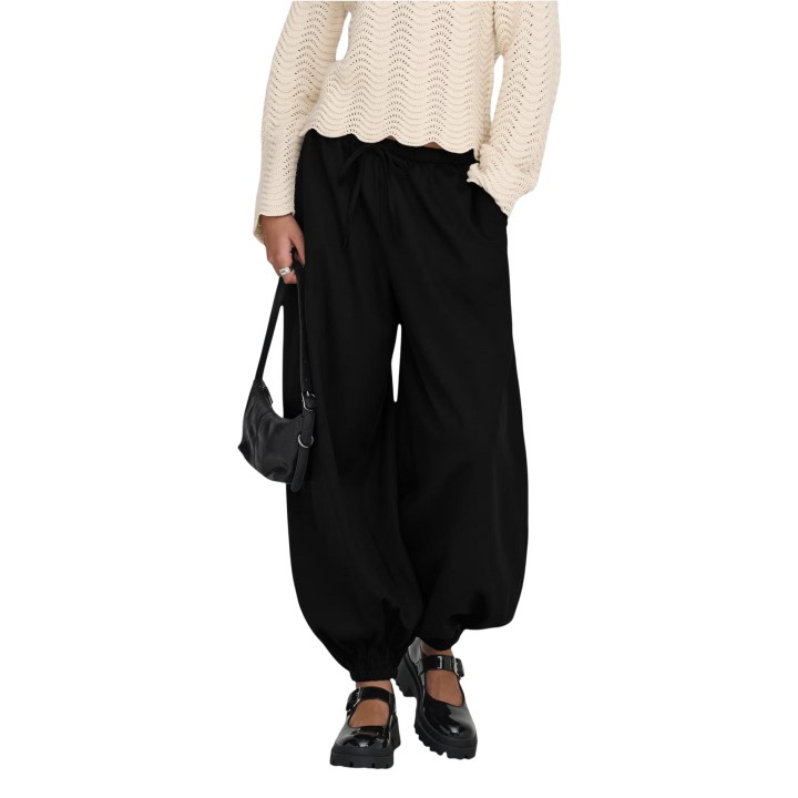 Jacqueline de Yong pantalón negro de mujer 15377891 en vista frontal