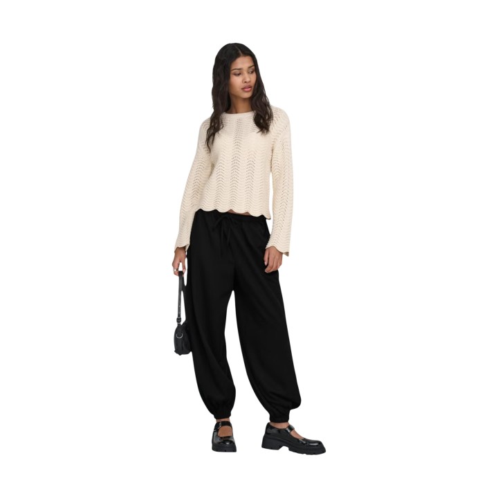 Jacqueline de Yong pantalón negro de mujer 15377891 en vista frontal
