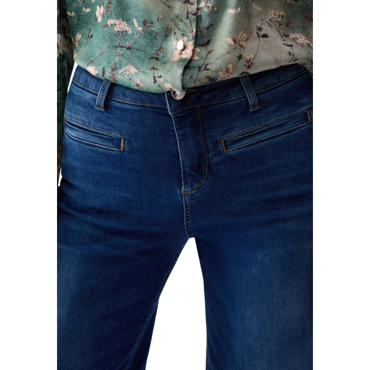 Detalle frontal del pantalón de mujer Liu-Jo UF6069 DS004 en denim oscuro