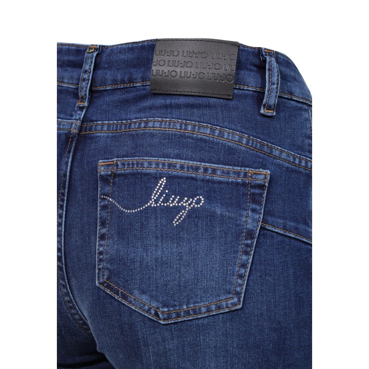 Detalle posterior de vaqueros Liu-Jo UF6106 D0356 en denim azul oscuro