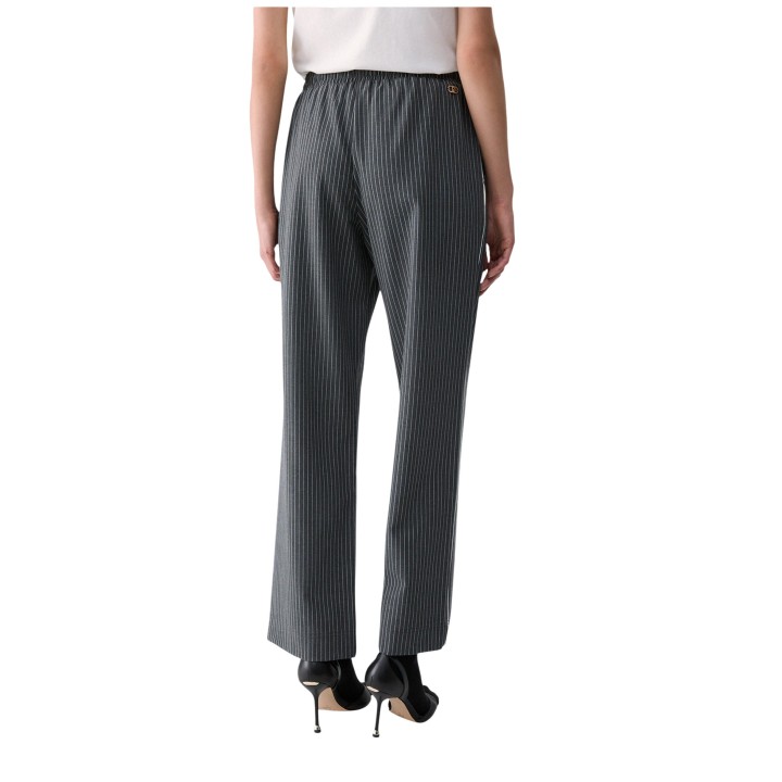 Pantalón Liu-Jo de mujer gris y blanco de raya diplomática vista posterior