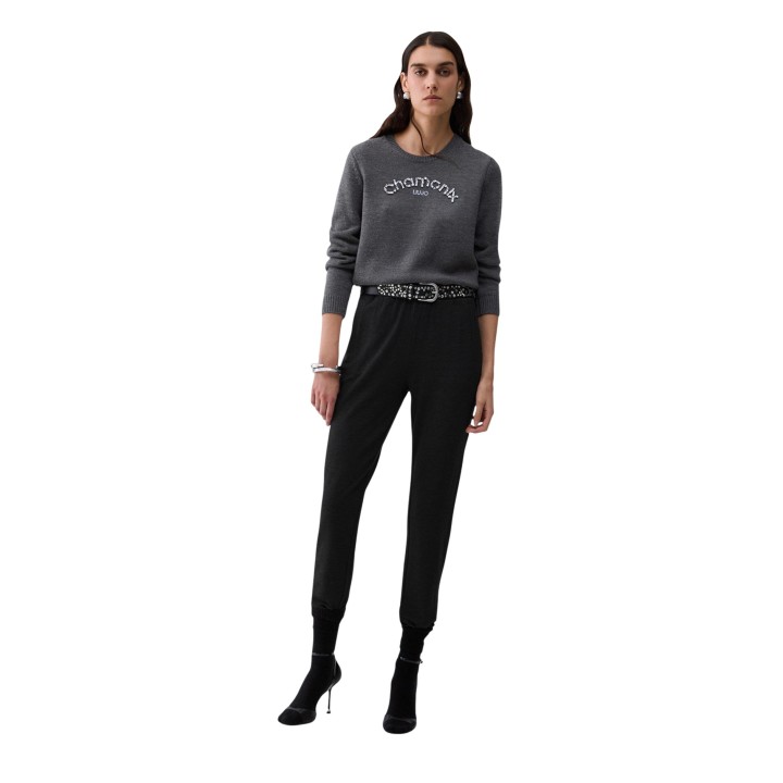 Pantalón de felpa negro para mujer Liu-Jo TF6143 FS576 vista frontal en modelo