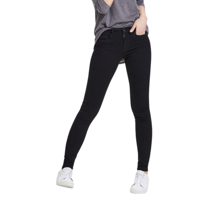 Only vaqueros skinny de mujer negros vista frontal en modelo