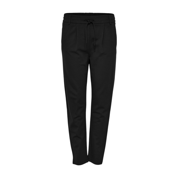 Detalle frontal del pantalón jogger negro de mujer Only