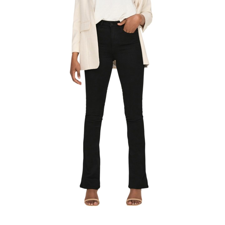 Only vaqueros de mujer negros 15163338 vista frontal con modelo