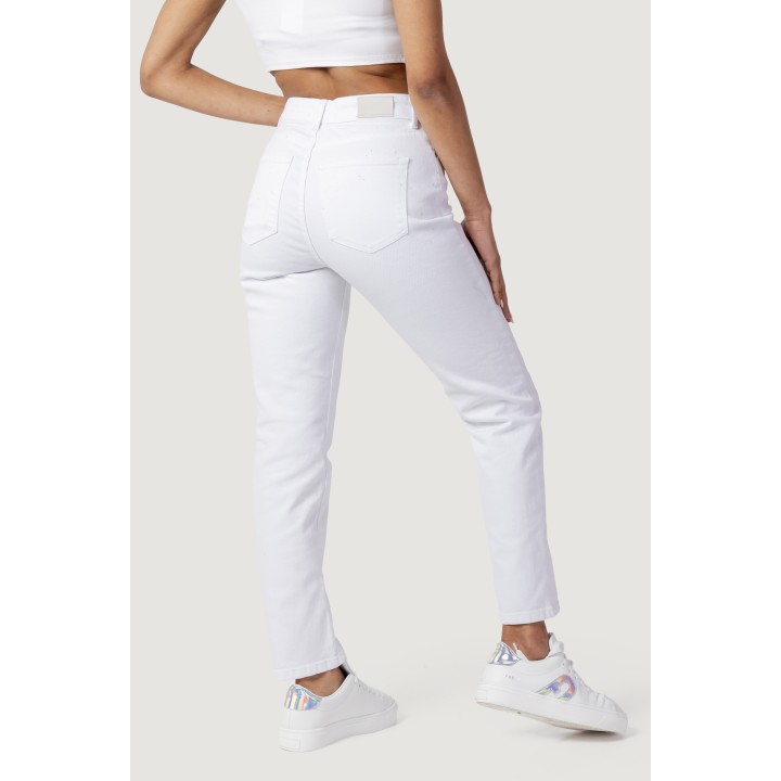 Only vaqueros de mujer blancos de denim vista posterior