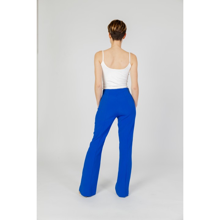 Only pantalón de mujer indigo vista posterior tres cuartos