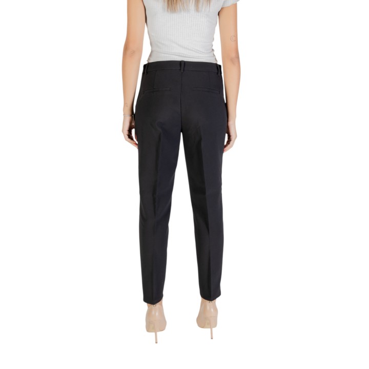 Pantalón negro de mujer Only Onlastrid Life vista posterior