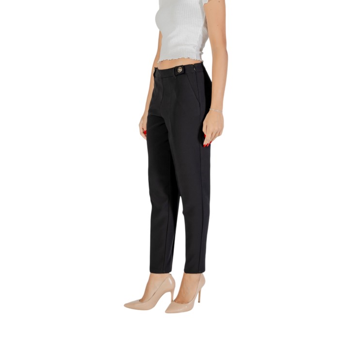 Pantalón negro de mujer Only Onlastrid Life vista de tres cuartos