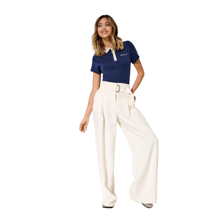 Only pantalón de traje de mujer color crema vista de tres cuartos