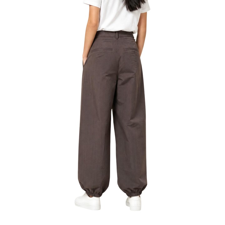 Only pantalón de mujer marrón Onlrumba-Alden vista posterior
