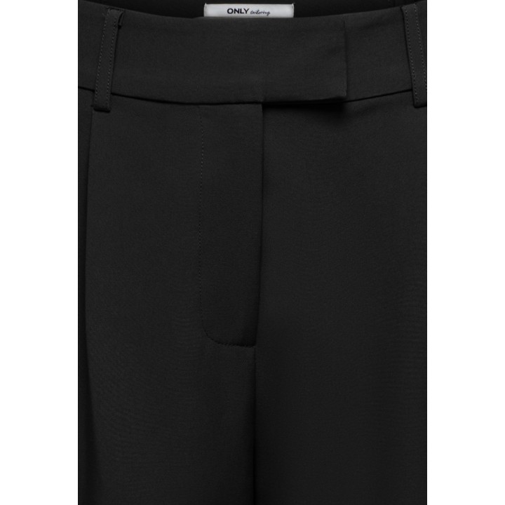 Detalle frontal del pantalón negro de mujer Only ref. 15377077