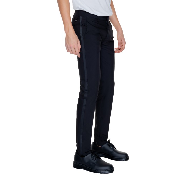 Antony Morato pantalón negro de hombre vista lateral